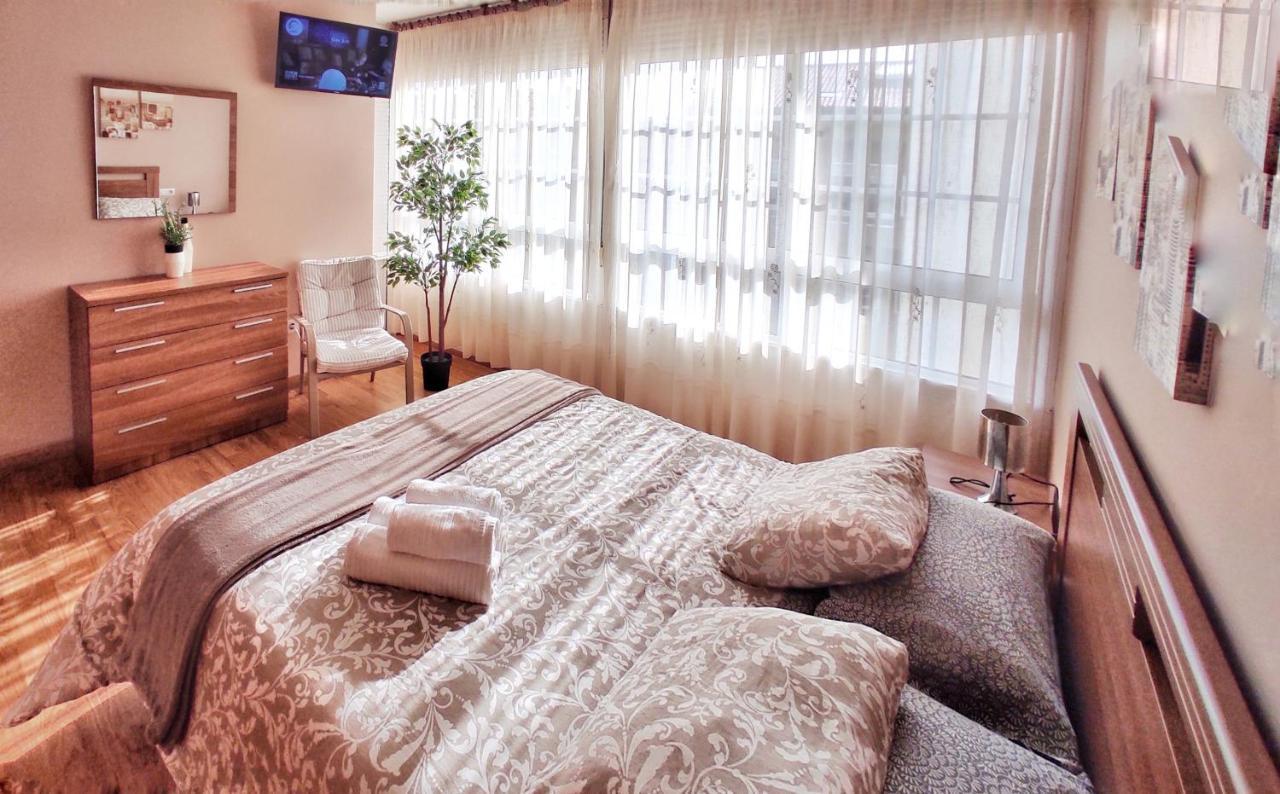 Apartamento Con Wifi En Casco Historico Betanzos Exterior photo